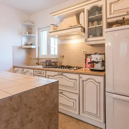 Lovely In With Kitchen