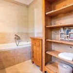 Casa de Férias Four-bedroom In Kaštel Novi