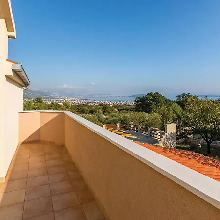 Vikendica Four-Bedroom Holiday Home In Kastel Novi *