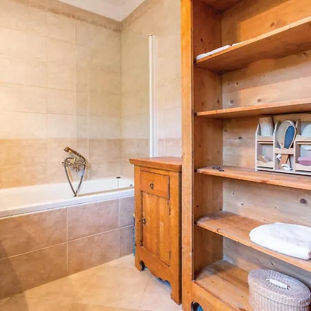 Vikendica Four-Bedroom Holiday Home In Kastel Novi Kastel Novi