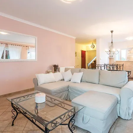 Four-Bedroom Holiday Home In Kastel Novi * Kastel Novi
