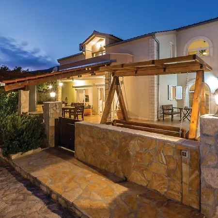 Casa de Férias Four-bedroom In *